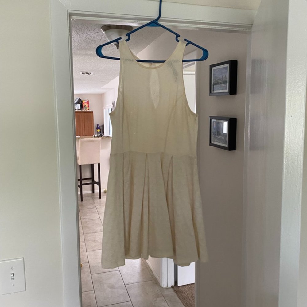 JESSICA SIMPSON White Dress (Medium)